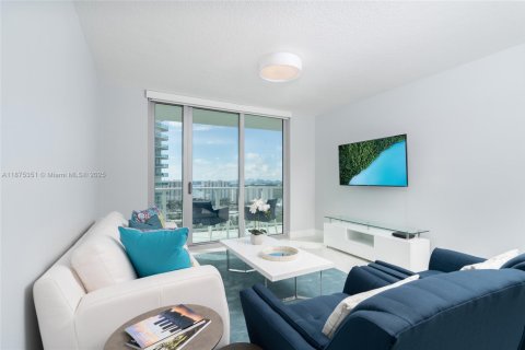 Condo in Sunny Isles Beach, Florida, 3 bedrooms  № 1923707 - photo 15