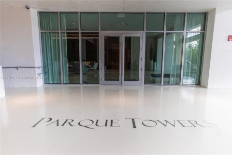 Condo in Sunny Isles Beach, Florida, 3 bedrooms  № 1923707 - photo 2