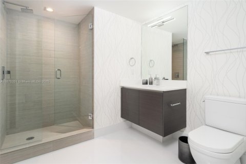 Condo in Sunny Isles Beach, Florida, 3 bedrooms  № 1923707 - photo 23
