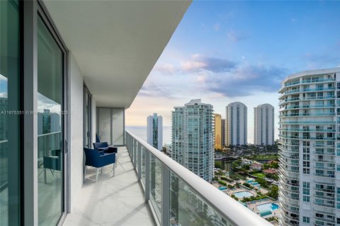 Condo in Sunny Isles Beach, Florida, 3 bedrooms  № 1923707 - photo 25
