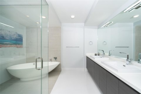 Condo in Sunny Isles Beach, Florida, 3 bedrooms  № 1923707 - photo 18