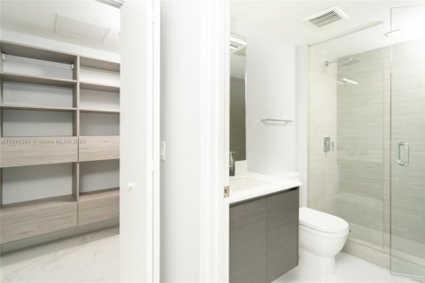 Condo in Sunny Isles Beach, Florida, 3 bedrooms  № 1923707 - photo 21