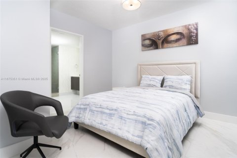 Condo in Sunny Isles Beach, Florida, 3 bedrooms  № 1923707 - photo 22