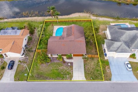 House in Apollo Beach, Florida 3 bedrooms, 165.37 sq.m. № 1517104 - photo 3