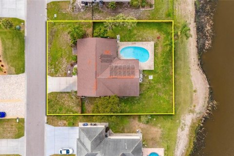 House in Apollo Beach, Florida 3 bedrooms, 165.37 sq.m. № 1517104 - photo 5