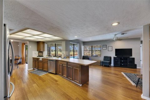 House in Apollo Beach, Florida 3 bedrooms, 165.37 sq.m. № 1517104 - photo 30