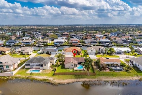 House in Apollo Beach, Florida 3 bedrooms, 165.37 sq.m. № 1517104 - photo 7