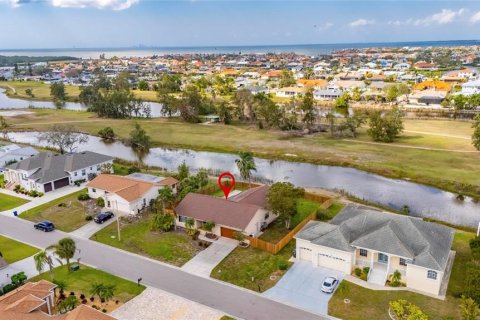 House in Apollo Beach, Florida 3 bedrooms, 165.37 sq.m. № 1517104 - photo 2