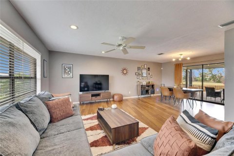 House in Apollo Beach, Florida 3 bedrooms, 165.37 sq.m. № 1517104 - photo 10