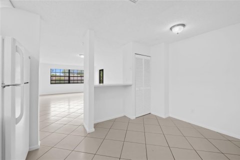 Купить кондоминиум в Санрайз, Флорида 3 комнаты, 110.09м2, № 2186885 - фото 15