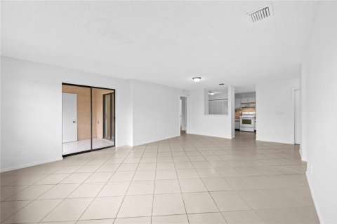 Купить кондоминиум в Санрайз, Флорида 3 комнаты, 110.09м2, № 2186885 - фото 19