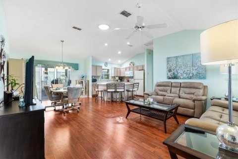 Casa en venta en The Villages, Florida, 3 dormitorios, 129.32 m2 № 1902674 - foto 4