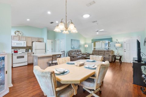 Casa en venta en The Villages, Florida, 3 dormitorios, 129.32 m2 № 1902674 - foto 8