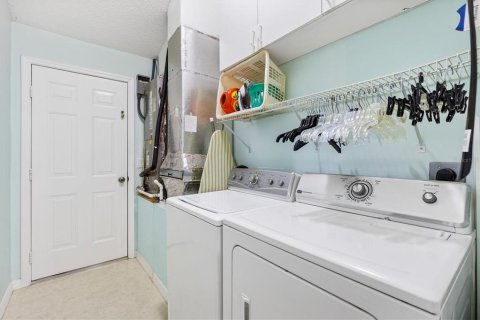 Casa en venta en The Villages, Florida, 3 dormitorios, 129.32 m2 № 1902674 - foto 22