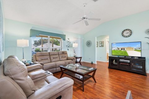 Casa en venta en The Villages, Florida, 3 dormitorios, 129.32 m2 № 1902674 - foto 6
