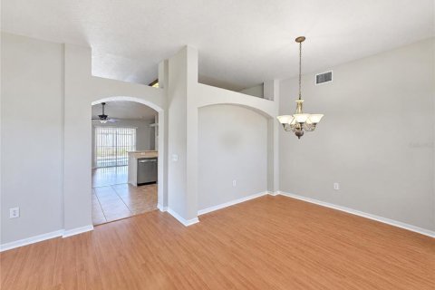 Villa ou maison à vendre à Land O' Lakes, Floride: 3 chambres, 174.01 m2 № 2434474 - photo 7