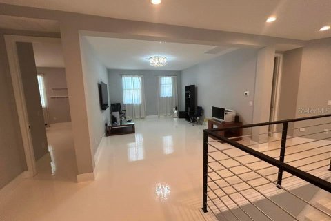 House in Orlando, Florida 5 bedrooms, 382.85 sq.m. № 1885619 - photo 20