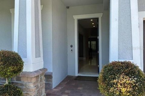 House in Orlando, Florida 5 bedrooms, 382.85 sq.m. № 1885619 - photo 4