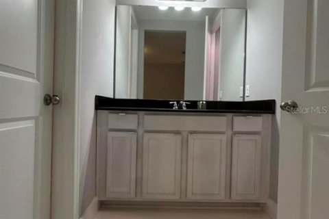 House in Orlando, Florida 5 bedrooms, 382.85 sq.m. № 1885619 - photo 26