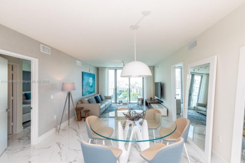 Condominio en venta en Sunny Isles Beach, Florida, 2 dormitorios, 143.16 m2 № 1935329 - foto 7