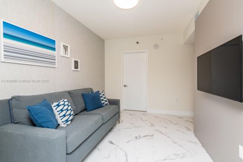 Condominio en venta en Sunny Isles Beach, Florida, 2 dormitorios, 143.16 m2 № 1935329 - foto 23