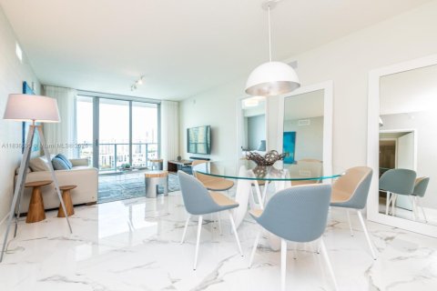 Condominio en venta en Sunny Isles Beach, Florida, 2 dormitorios, 143.16 m2 № 1935329 - foto 3