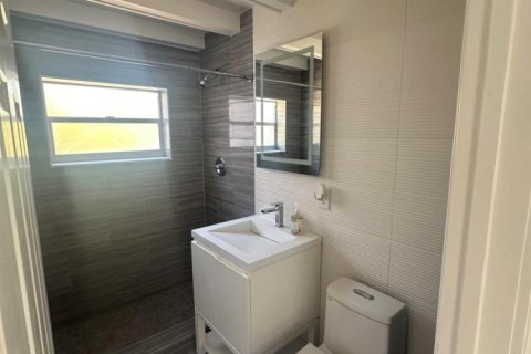 House in Boca Raton, Florida 2 bedrooms, 149.94 sq.m. № 1151432 - photo 1
