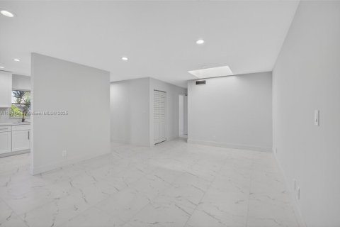 House in Boca Raton, Florida 2 bedrooms, 96.99 sq.m. № 1892193 - photo 8