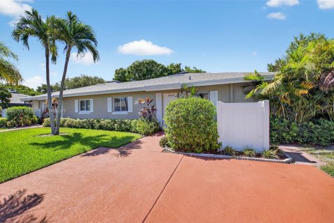 House in Boca Raton, Florida 2 bedrooms, 96.99 sq.m. № 1892193 - photo 2