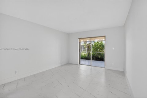 House in Boca Raton, Florida 2 bedrooms, 96.99 sq.m. № 1892193 - photo 16