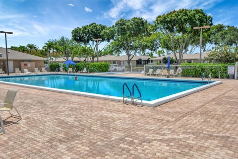 House in Boca Raton, Florida 2 bedrooms, 96.99 sq.m. № 1892193 - photo 28
