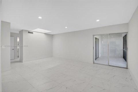 House in Boca Raton, Florida 2 bedrooms, 96.99 sq.m. № 1892193 - photo 10