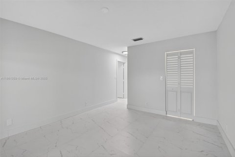 House in Boca Raton, Florida 2 bedrooms, 96.99 sq.m. № 1892193 - photo 18