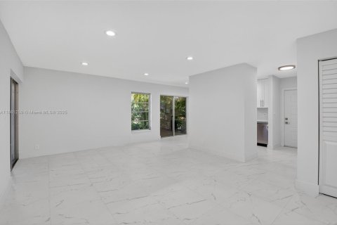 House in Boca Raton, Florida 2 bedrooms, 96.99 sq.m. № 1892193 - photo 7