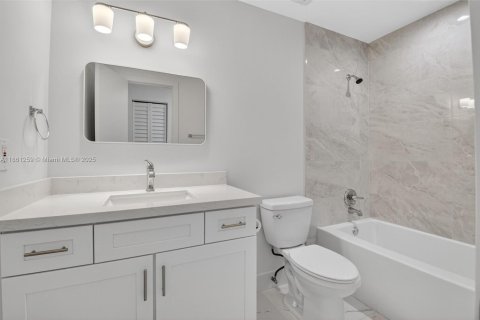 House in Boca Raton, Florida 2 bedrooms, 96.99 sq.m. № 1892193 - photo 15