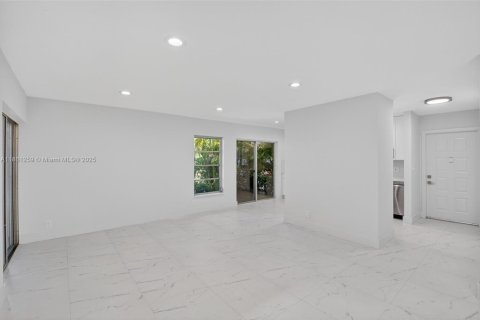House in Boca Raton, Florida 2 bedrooms, 96.99 sq.m. № 1892193 - photo 5
