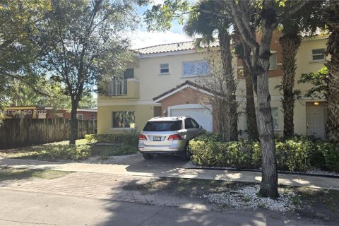 Adosado en venta en Fort Lauderdale, Florida, 2 dormitorios, 116.13 m2 № 1988925 - foto 2