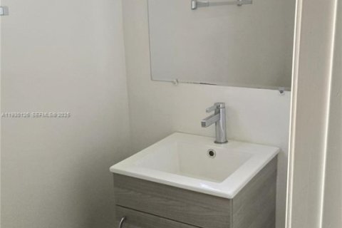 Adosado en venta en Fort Lauderdale, Florida, 2 dormitorios, 116.13 m2 № 1988925 - foto 10