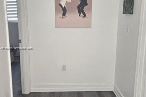 Adosado en venta en Fort Lauderdale, Florida, 2 dormitorios, 116.13 m2 № 1988925 - foto 15