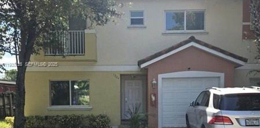 Adosado en Fort Lauderdale, Florida 2 dormitorios, 116.13 m2 № 1988925