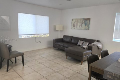 Adosado en venta en Fort Lauderdale, Florida, 2 dormitorios, 116.13 m2 № 1988925 - foto 5