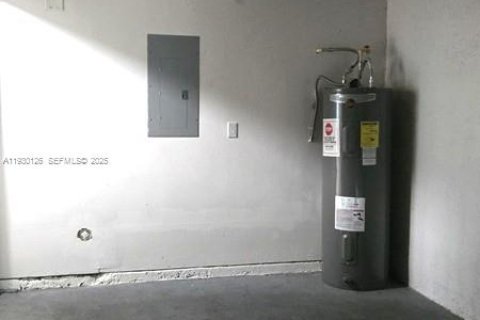 Adosado en venta en Fort Lauderdale, Florida, 2 dormitorios, 116.13 m2 № 1988925 - foto 13