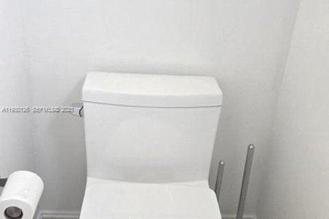 Adosado en venta en Fort Lauderdale, Florida, 2 dormitorios, 116.13 m2 № 1988925 - foto 11