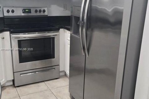 Adosado en venta en Fort Lauderdale, Florida, 2 dormitorios, 116.13 m2 № 1988925 - foto 8