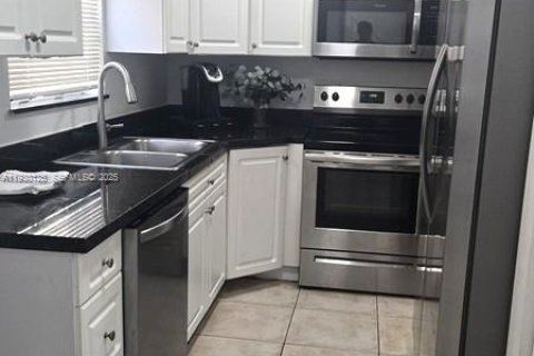 Adosado en venta en Fort Lauderdale, Florida, 2 dormitorios, 116.13 m2 № 1988925 - foto 7