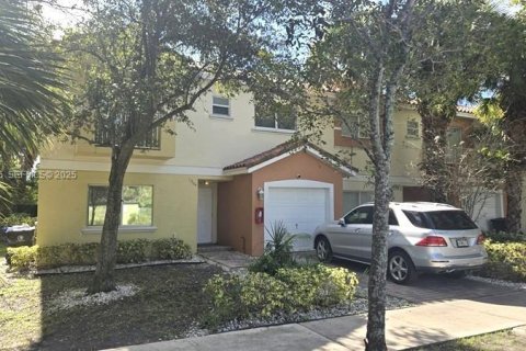 Adosado en venta en Fort Lauderdale, Florida, 2 dormitorios, 116.13 m2 № 1988925 - foto 3