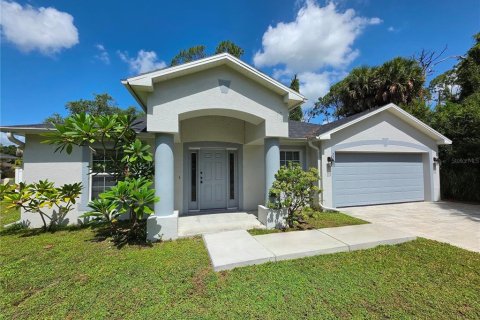 House in North Port, Florida 3 bedrooms, 155.52 sq.m. № 2285652