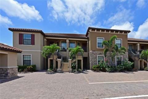 Copropriété à louer à Lakewood Ranch, Floride: 2 chambres, 141.95 m2 № 1723177 - photo 1