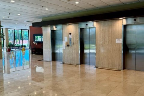 Copropriété à vendre à Sunny Isles Beach, Floride: 1 chambre, 65.5 m2 № 1959333 - photo 29