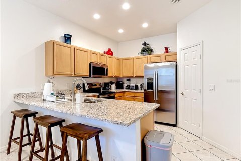Casa en venta en Davenport, Florida, 5 dormitorios, 263.1 m2 № 2204423 - foto 9